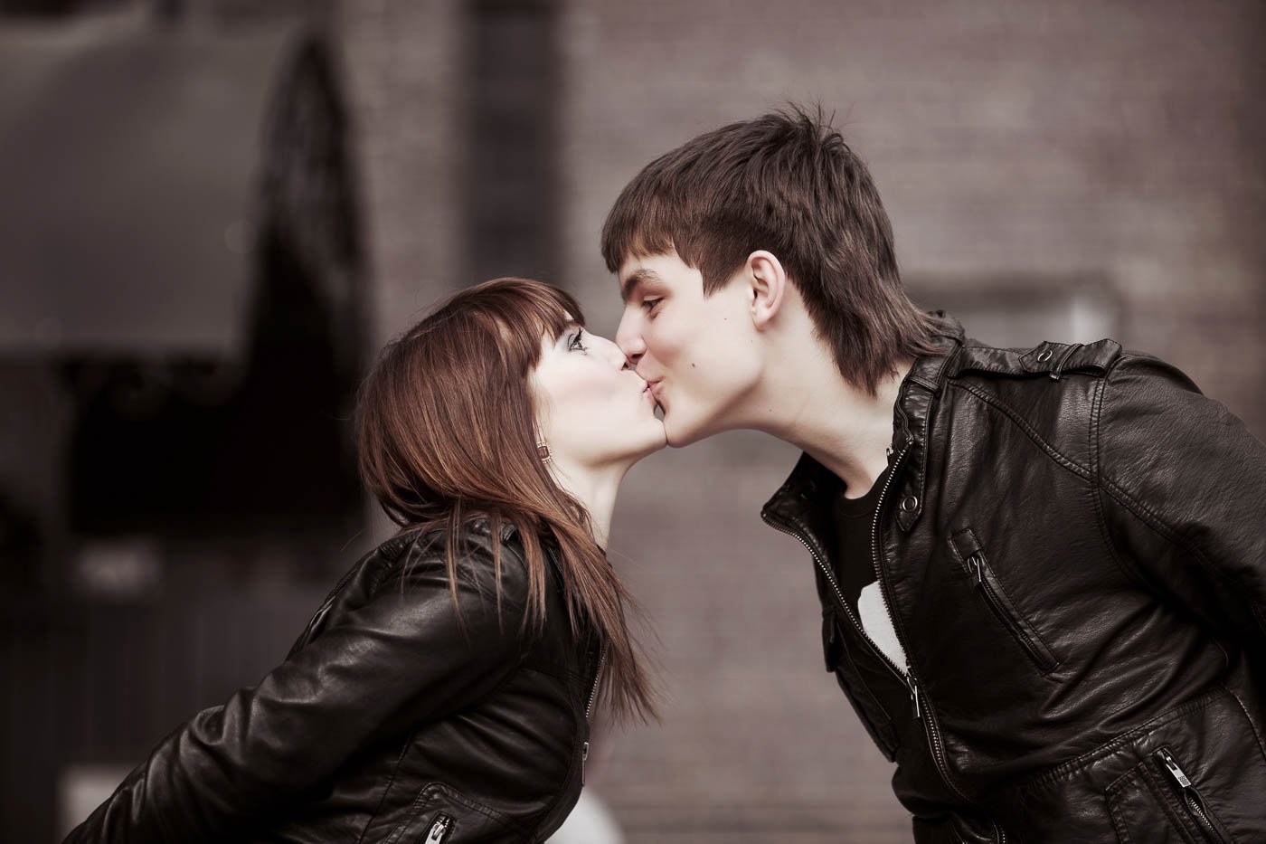 Первый поцелуй с парнем